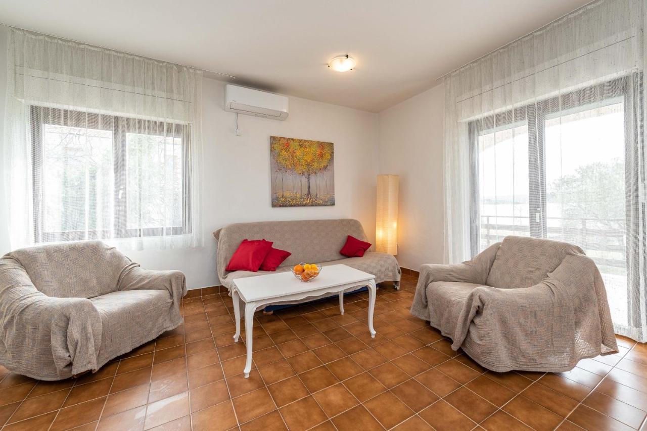 Beachfront Apartment Lostura Turanj Exterior photo